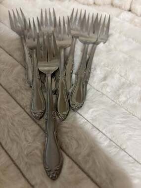 Vintage Oneida Ltd. "Homestead" Pattern Stainless Steel Dinner Forks (Lot of 8)